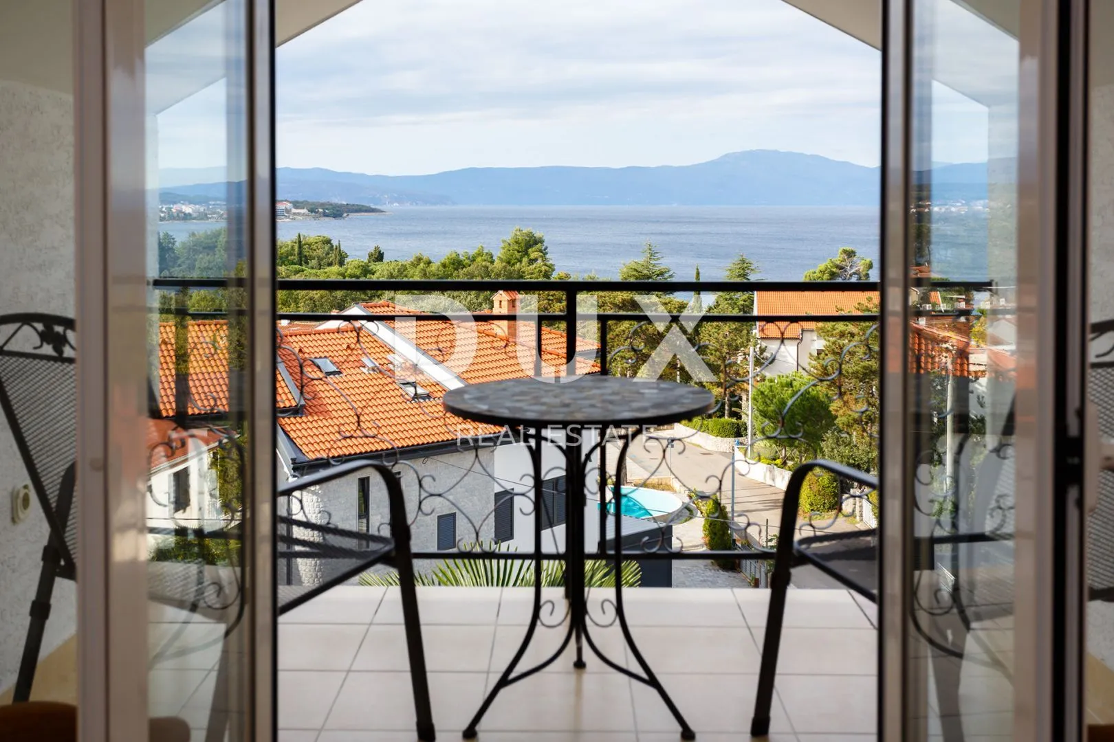 OTOK KRK, MALINSKA - Renovirana apartmanska kuća u blizini mora - Malinska, Malinska-Dubašnica