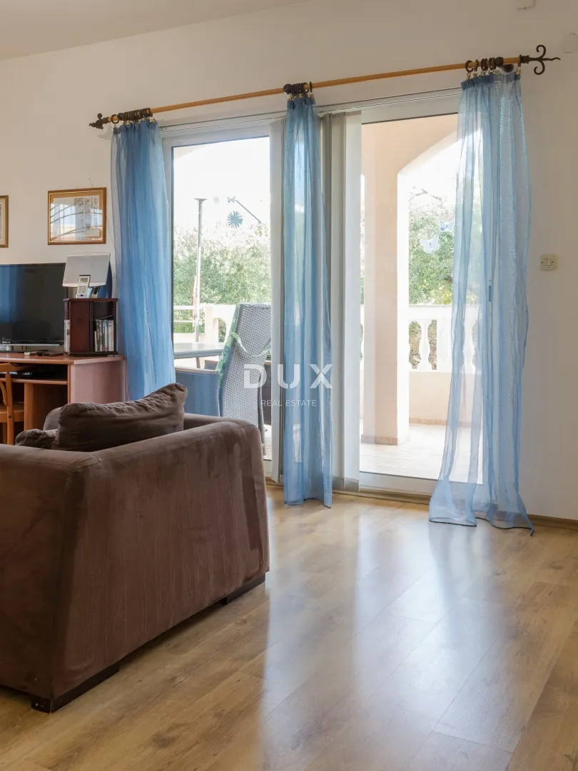vodice, obrove, vila, 291,76 m2, tri etaže, dvorište - slika 29