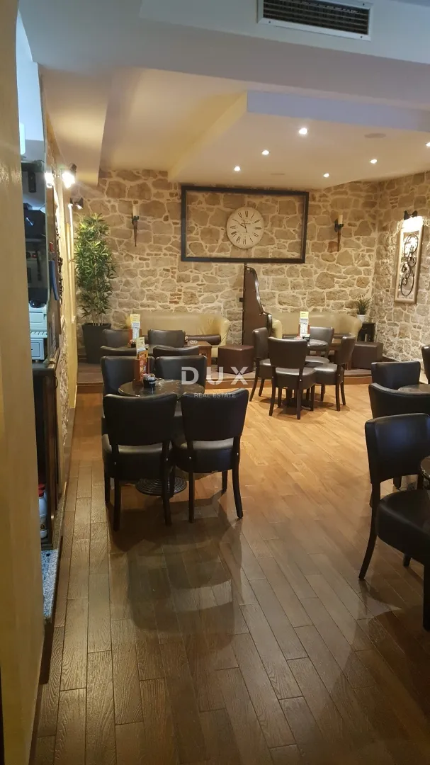 istra,rovinj - predivan uhodani caffe bar u srcu rovinja - slika 12