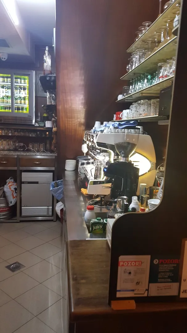 istra,rovinj - predivan uhodani caffe bar u srcu rovinja - slika 19