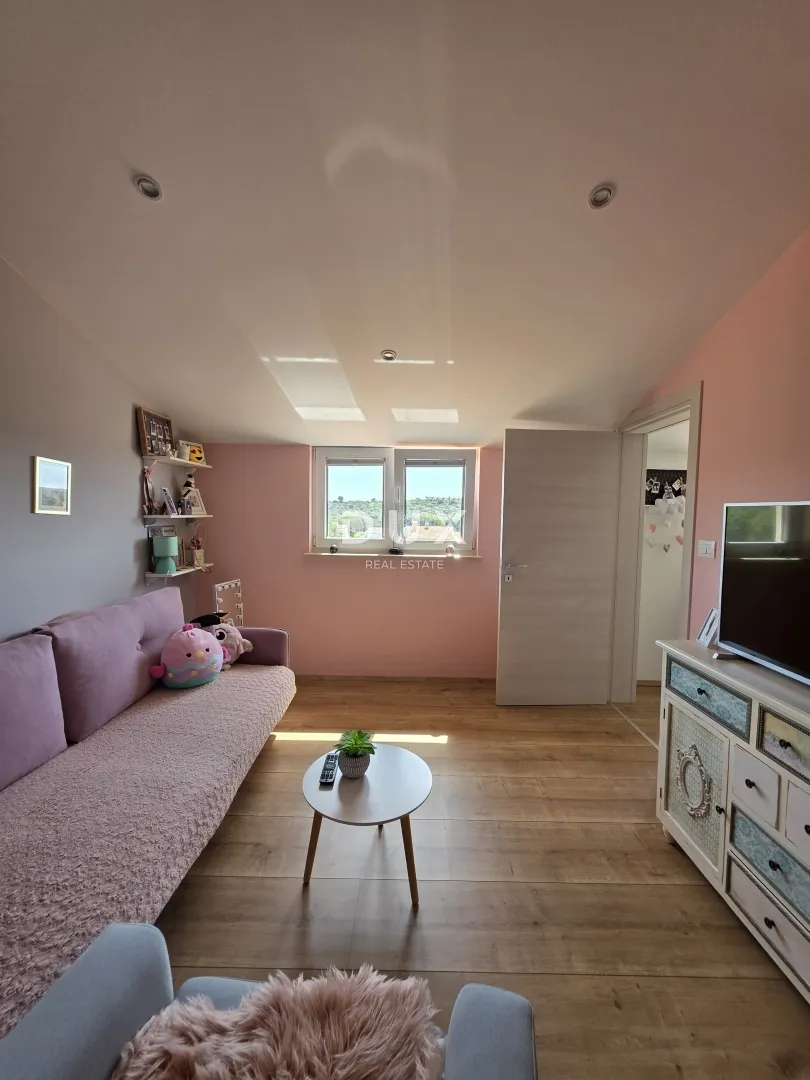 pula, nova veruda, kuća, 290 m2, 3 stambene jedinice - slika 47