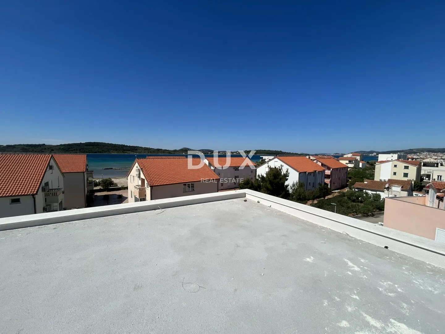 vodice, srima – luksuzni penthouse, 70 m od mora, s liftom - slika 11