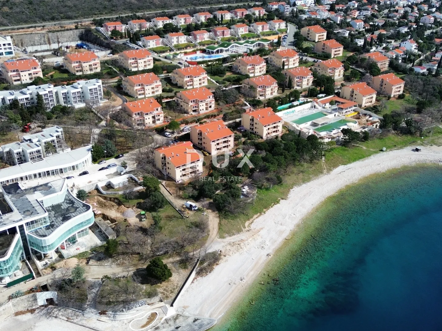novi vinodolski – stan od 65m² u ekskluzivnom resortu, prvi red do mora s privatnom plažom - slika 4