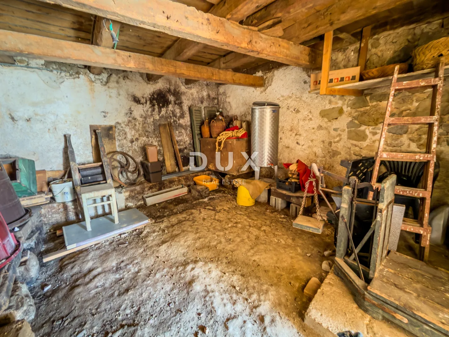 otok krk, draga bašćanska - kuća s puno potencijala - slika 30