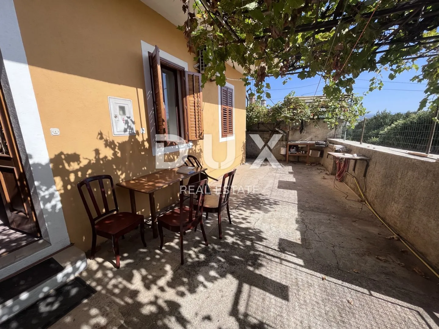 krnjevo - samostojeća kuća, pogled more, parking mjesto, vrt - slika 2