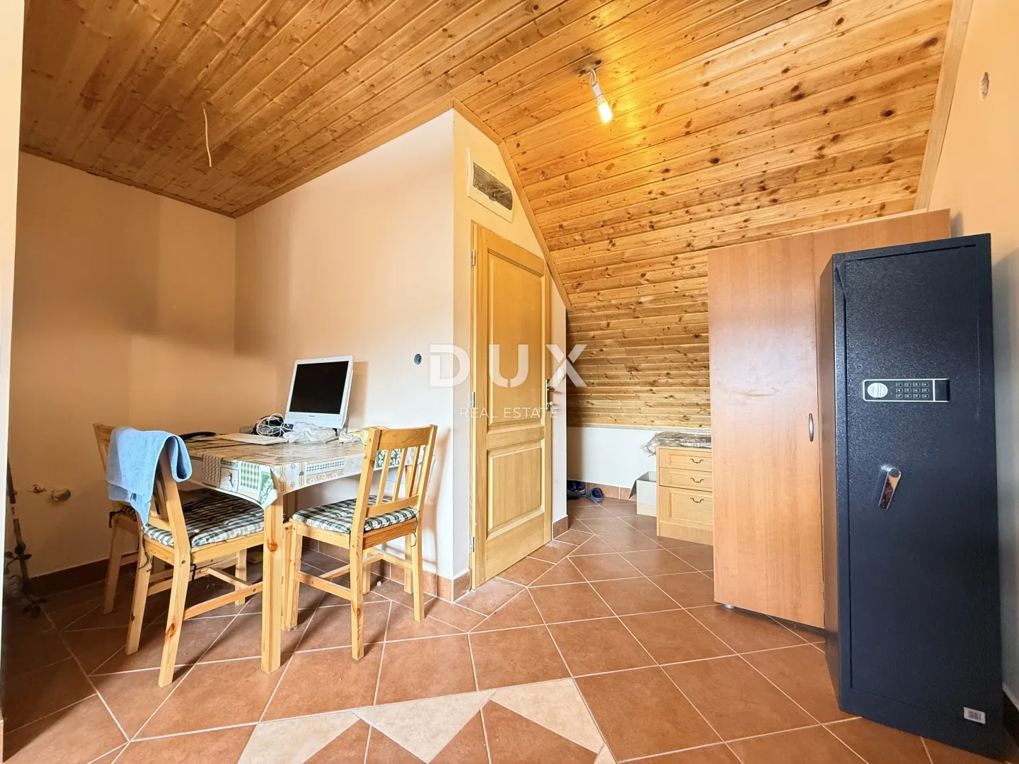 gorski kotar, mrkopalj - kuća s četiri apartmana - slika 36