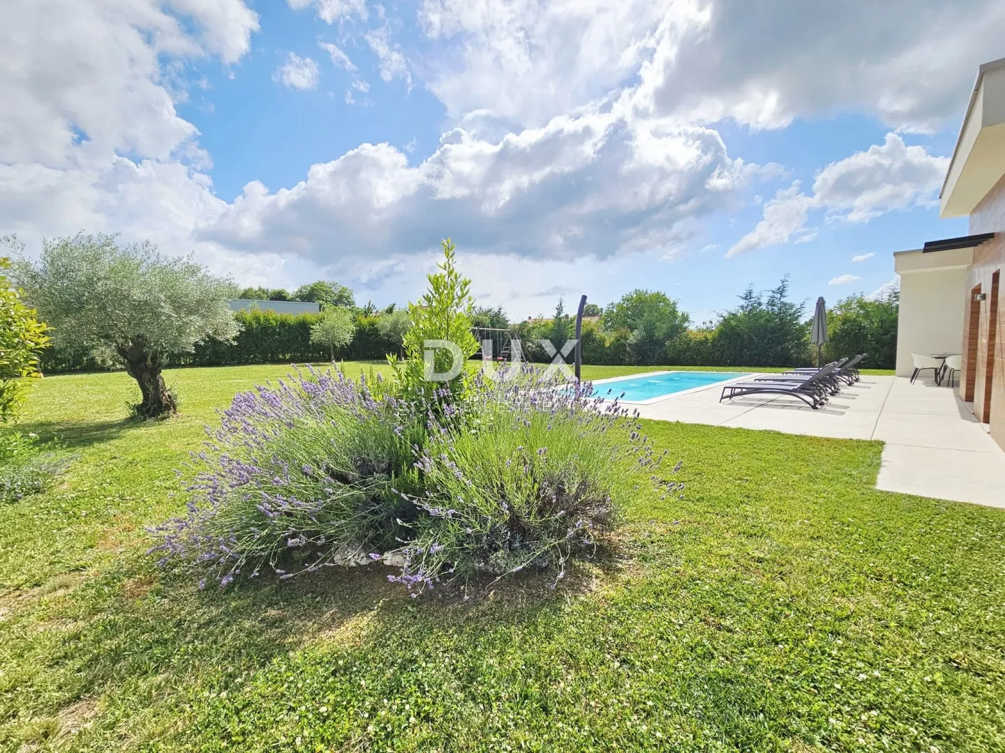 istra, žminj – moderna vila s bazenom - slika 24