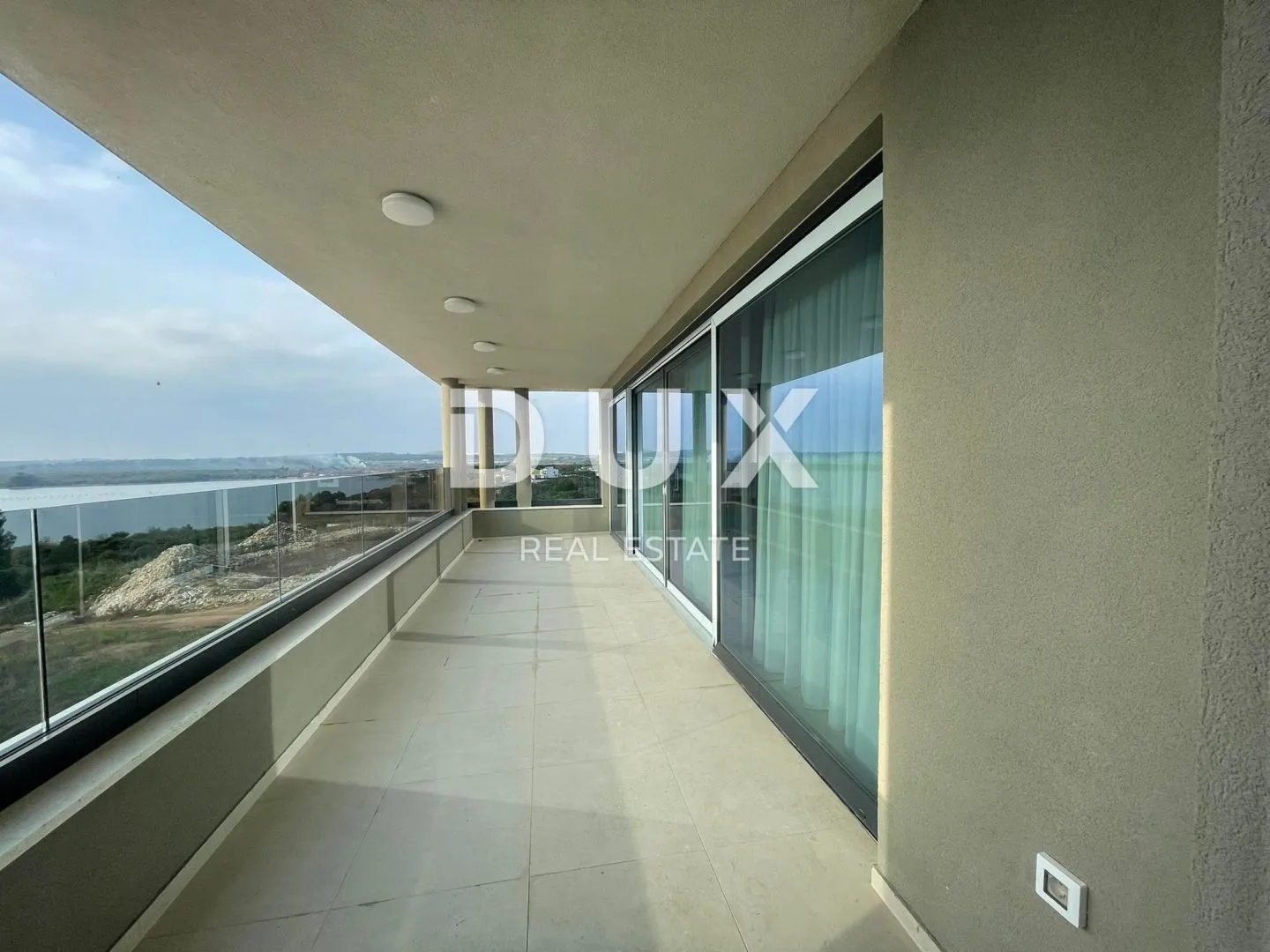 istra, medulin- luksuzan penthouse sa pogledom na more! novogradnja! - slika 7