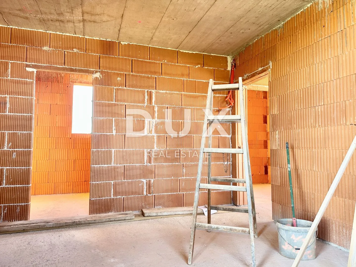 istra, umag - kuća s pogledom na more u roh-bau fazi - slika 8