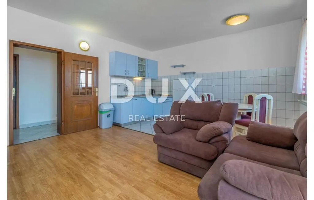 crikvenica - kuća s više apartmana i pogledom na more - slika 13