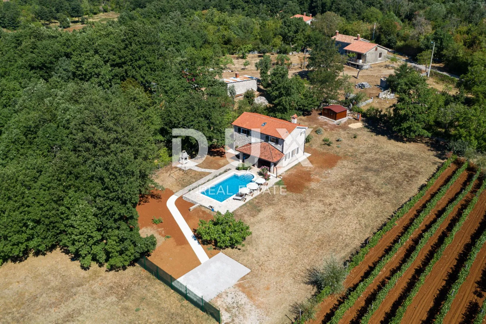 istra, labin - samostojeća kamena vila s bazenom - slika 24
