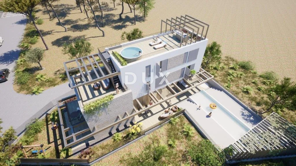 ISTRA, UMAG - Građevinsko zemljište blizu mora sa građevinskom dozvolom za kuću