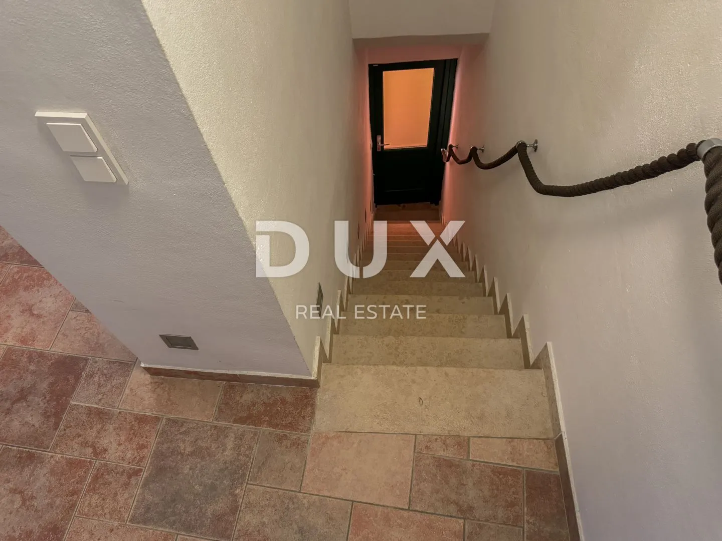 rovinj, centar – vrhunsko uređeni objekt u srcu rovinja s krovnom terasom, pogled, jacuzzi - slika 16