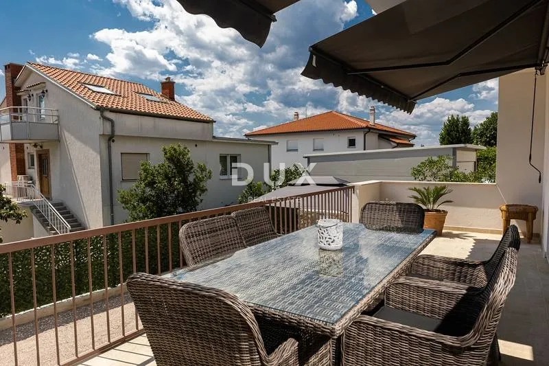 crikvenica - samostojeća kuća u širem centru crikvenice s pogledom na more - slika 13