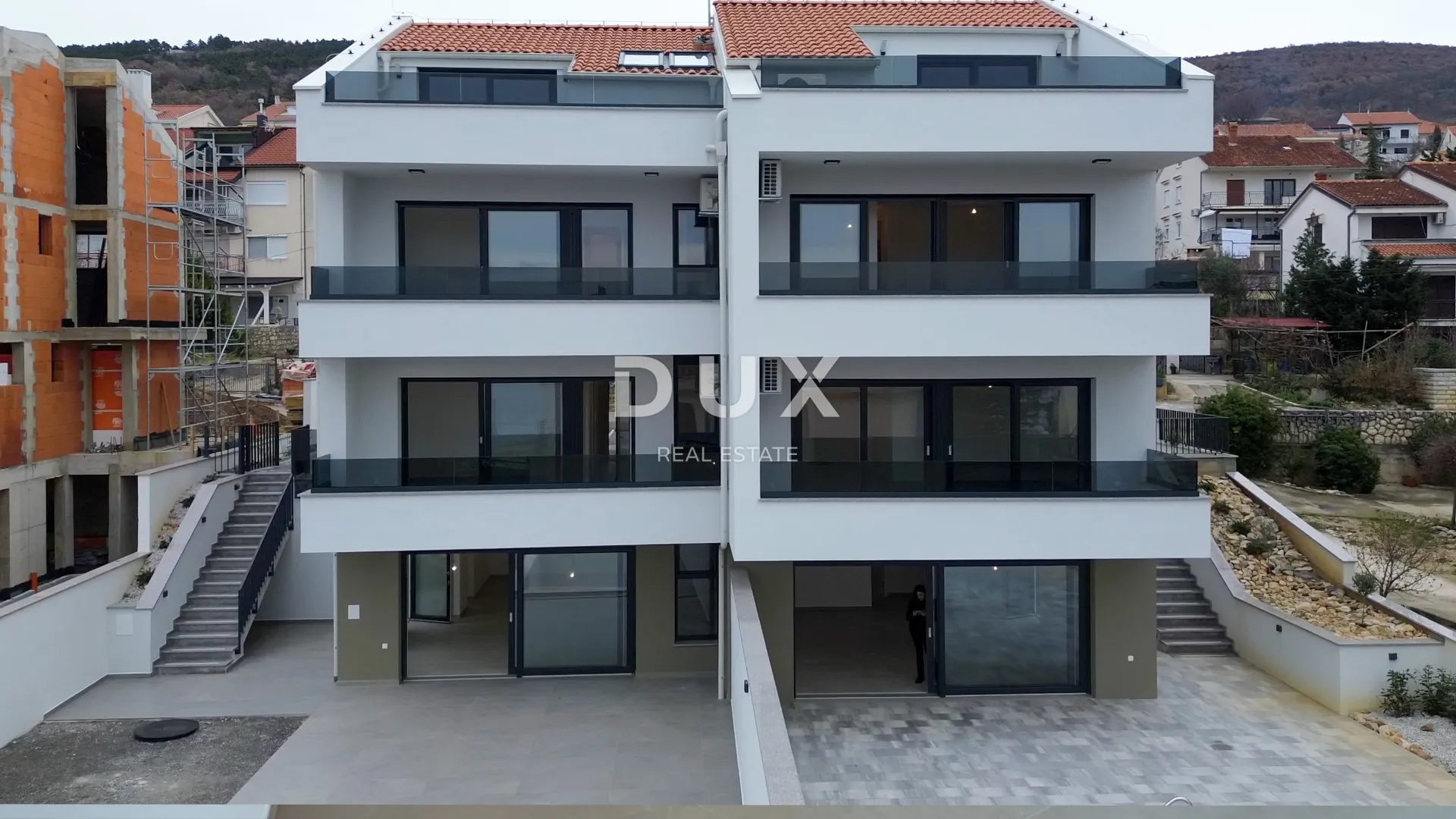 crikvenica, dramalj, dvoetažni apartman, 120 m2, bazen, okućnica, novogradnja, 300 metara od mora - slika 2