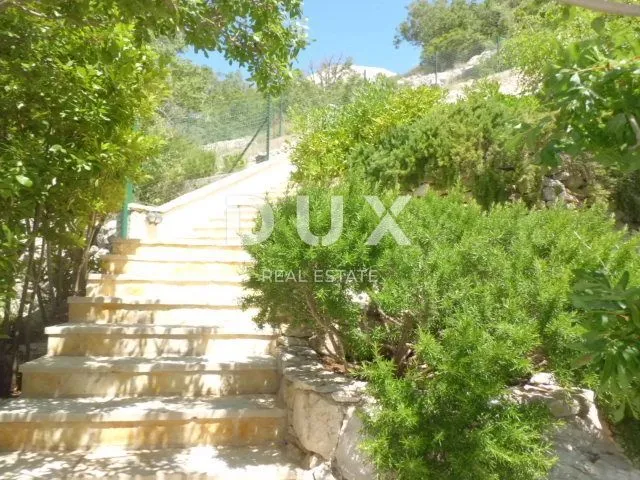 otok krk - ekskluzivna vila sa bazenom - slika 41