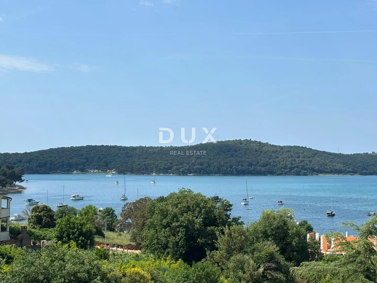 ISTRA, MEDULIN Neponovljivi obiteljski stan s panoramskim pogledom na more i bazenom!