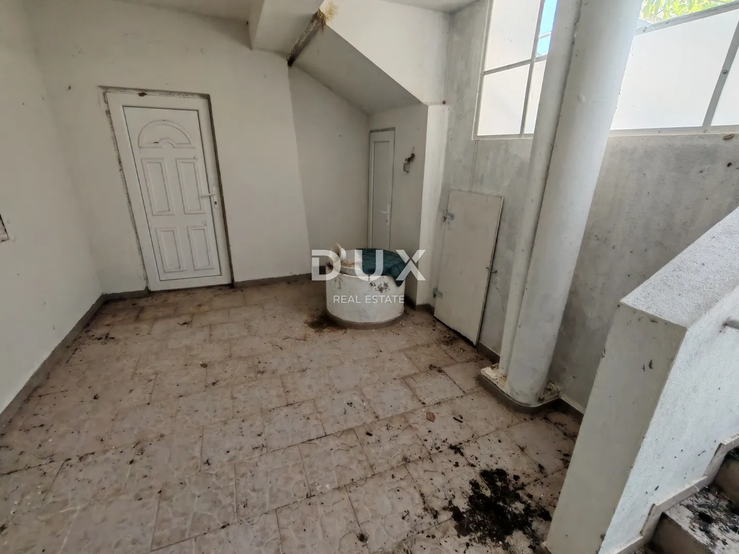 zadar, rtina, kuća za renovaciju, 230,59m2 - slika 11