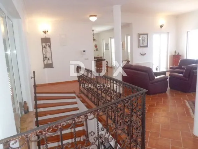 otok krk - ekskluzivna vila sa bazenom - slika 76