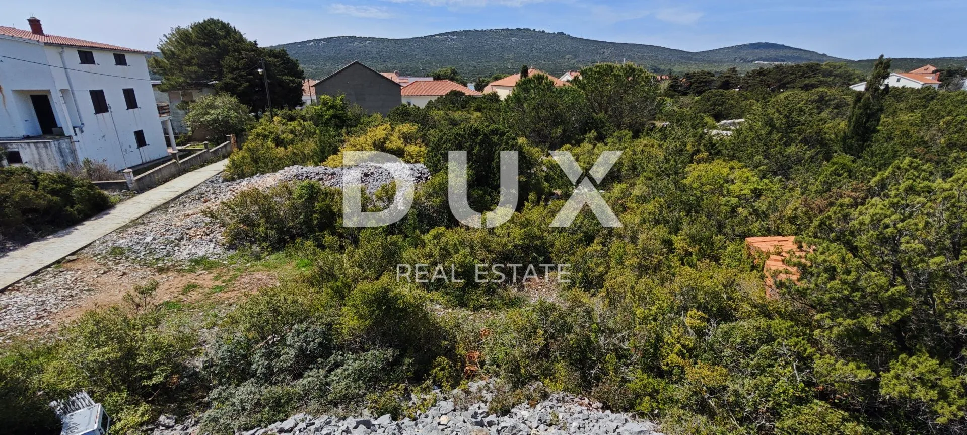 ZADAR, IST - Građevinsko zemljište za vikendicu/vilu/apartmane, 100 metara od mora - Ist, Zadar