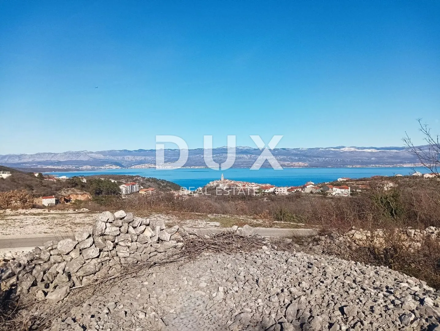 OTOK KRK, VRBNIK - PRILIKA za investiciju - Građevinsko zemljište s panoramskim pogledom - 260€/m2!!