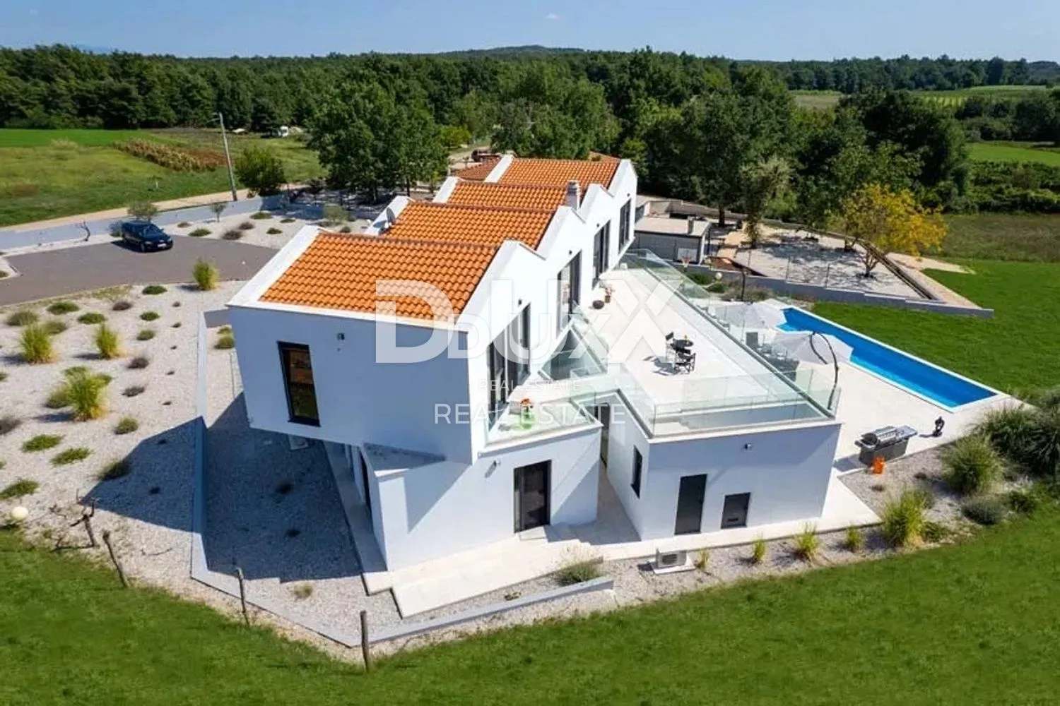 ISTRA, VIŠNJAN – Luksuzna dizajnerska vila s 6 spavaćih soba, bazenom i velikom okućnicom