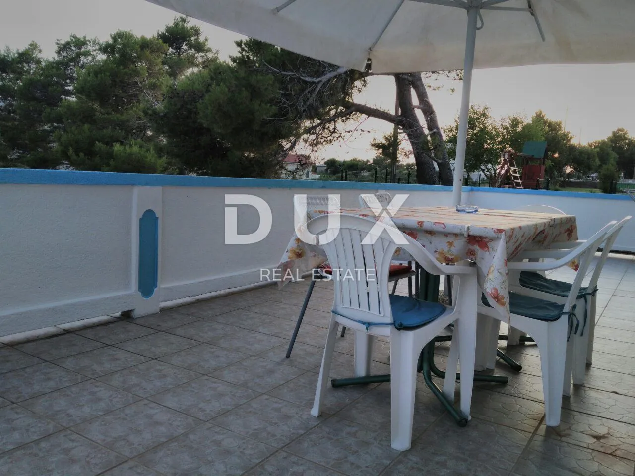 otok rab, barbat - samostojeća apartmanska kuća na odličnoj lokaciji - slika 5