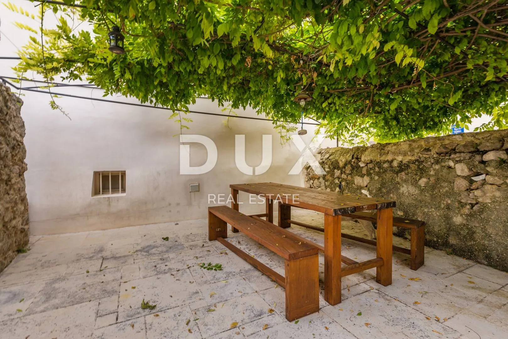 grad krk - luksuzna kuća s vrtom i pogledom na more - slika 6