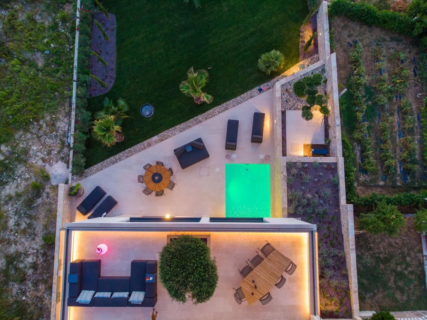 zadar, ljubač - luksuzna vila 1. red do mora - slika 37