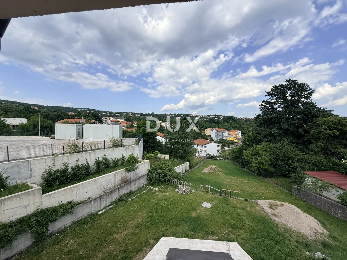 kastav, brnčići – luksuzna villa američkog stila na privatnoj parceli od 2000m2 - slika 36