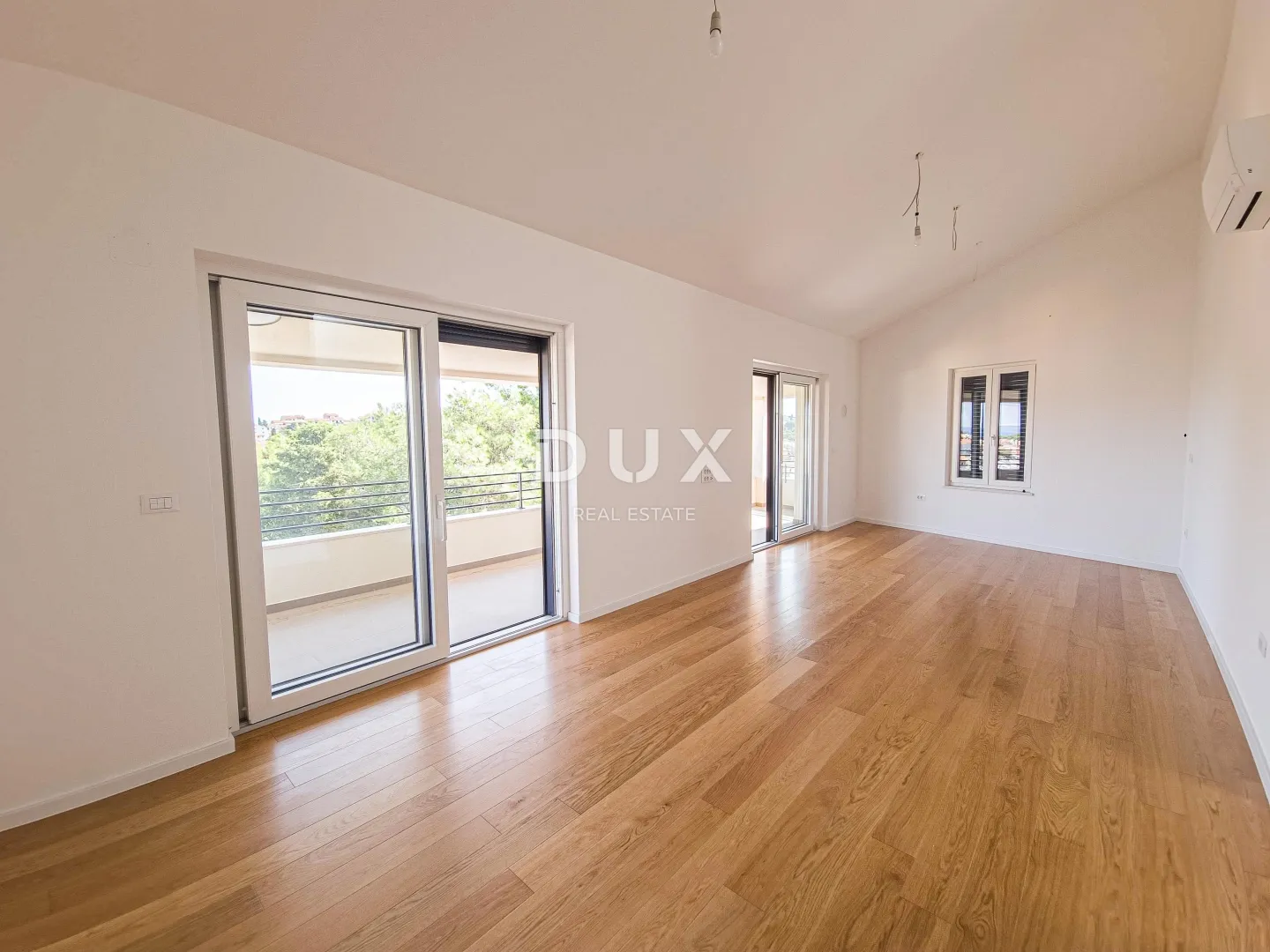 mali lošinj - penthouse u centru na 100m od mora s garažom - slika 1
