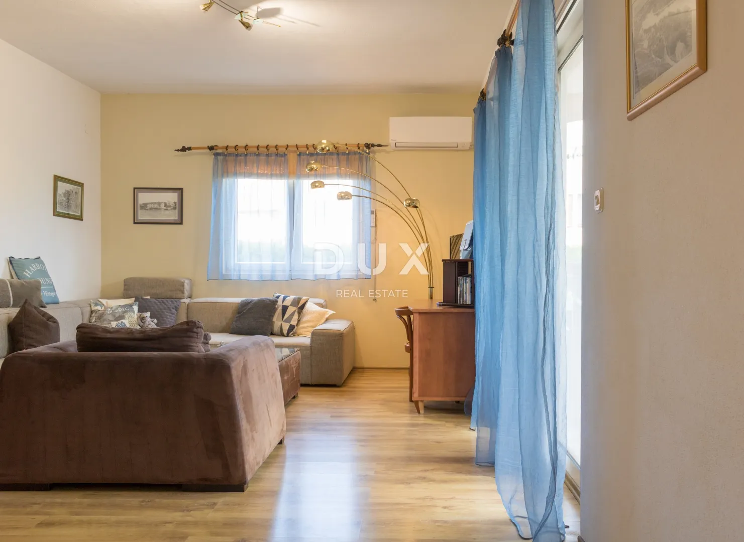 vodice, obrove, vila, 291,76 m2, tri etaže, dvorište - slika 31