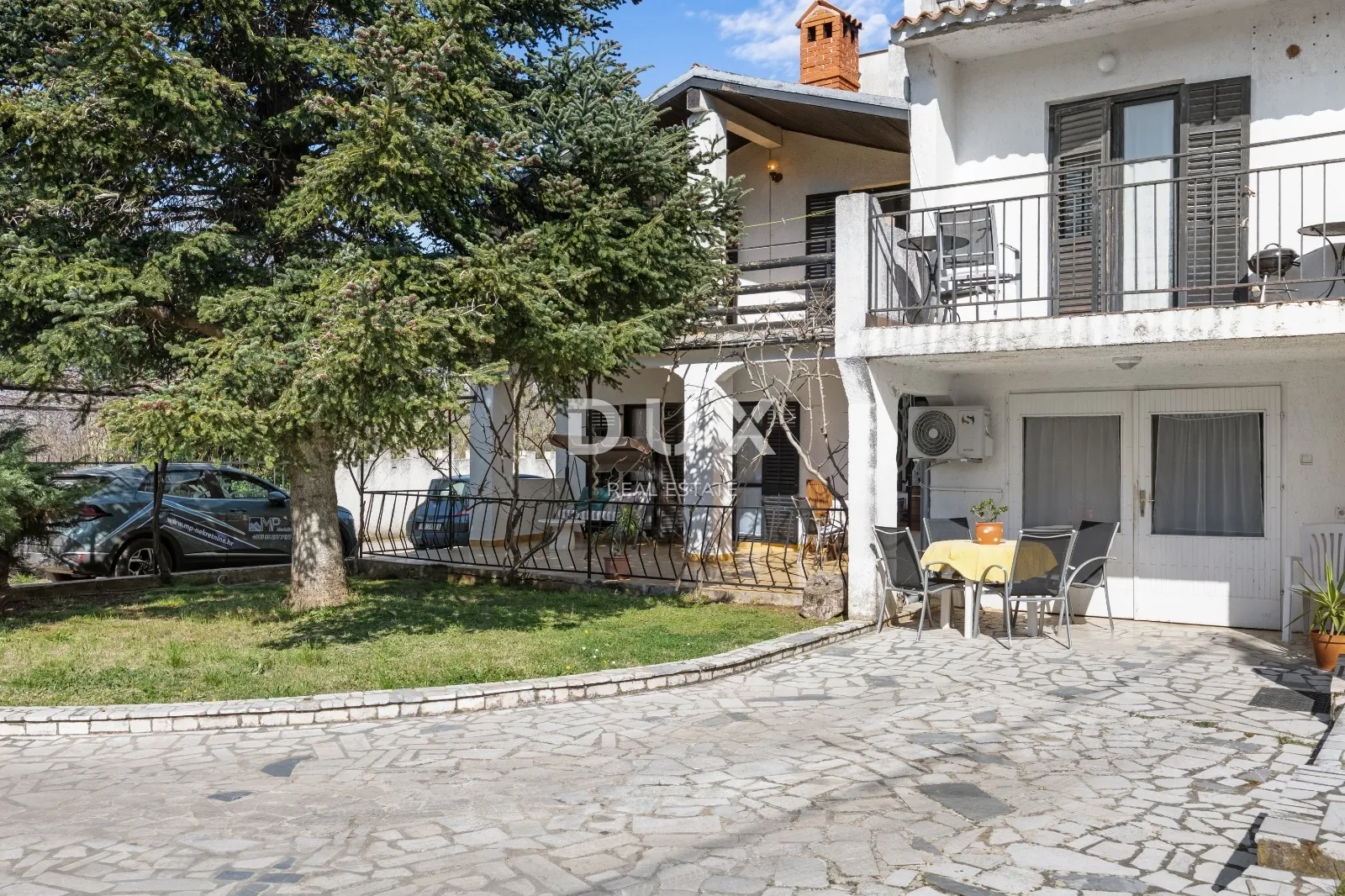 istra, ližnjan - samostojeća kuća s tri stambene jedinice! - slika 2