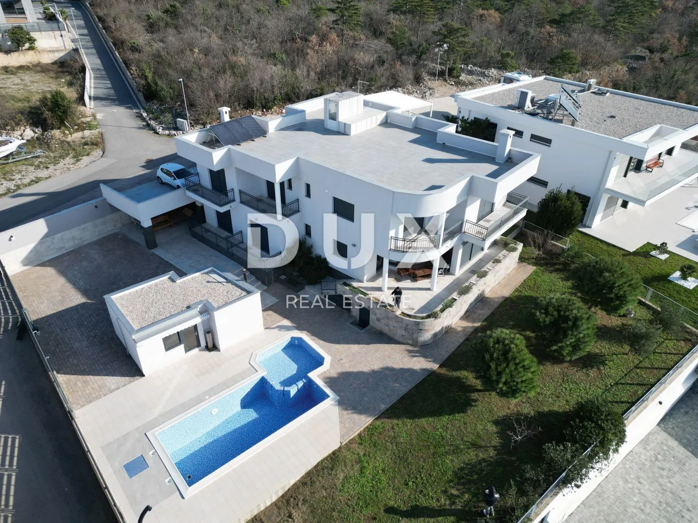 crikvenica - prostrana vila s panoramskim pogledom na more! - slika 9