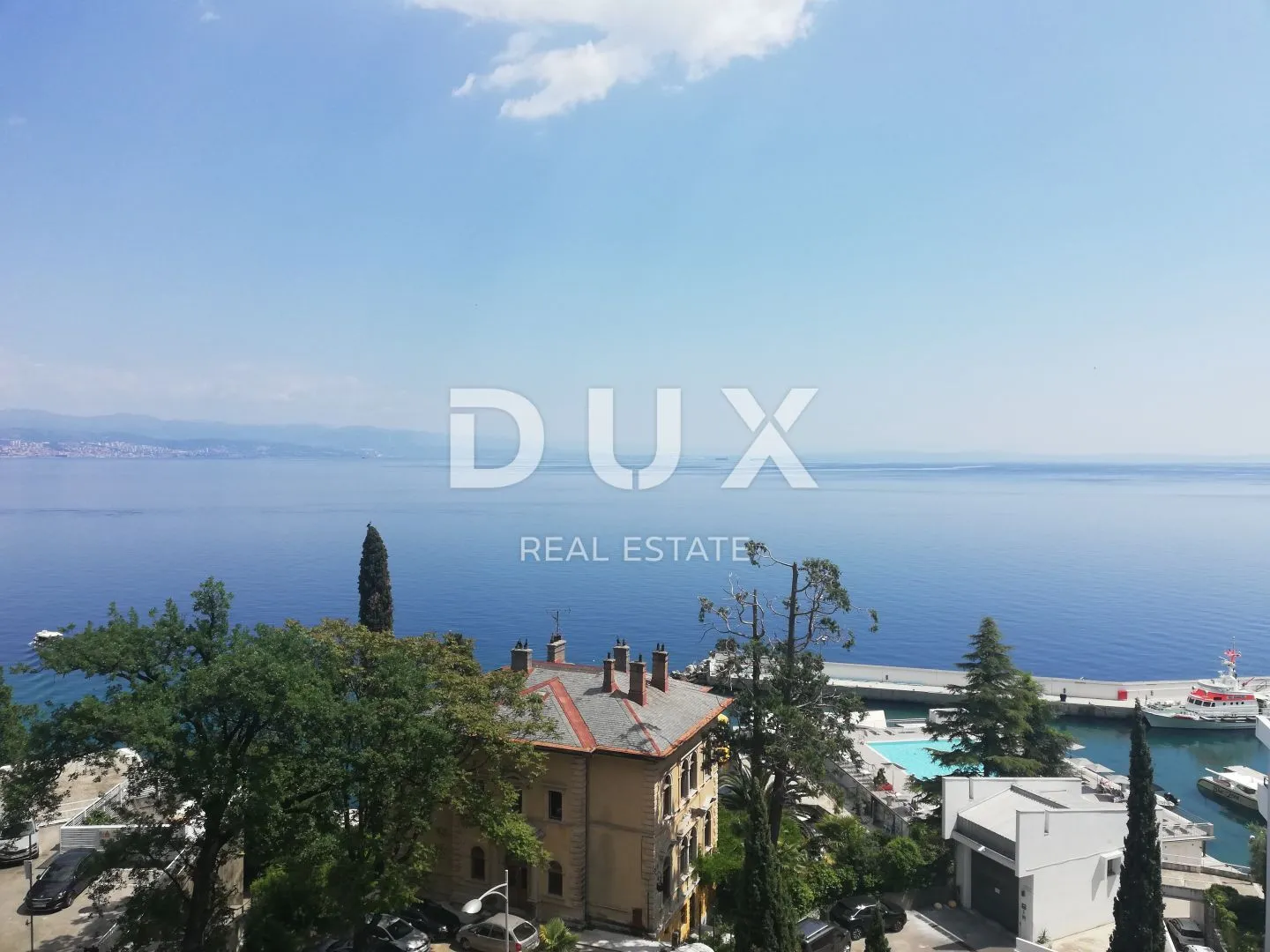 OPATIJA, CENTAR - stan 100m2 u prekrasnoj austrougarskoj vili s prekrasnim pogledom na more