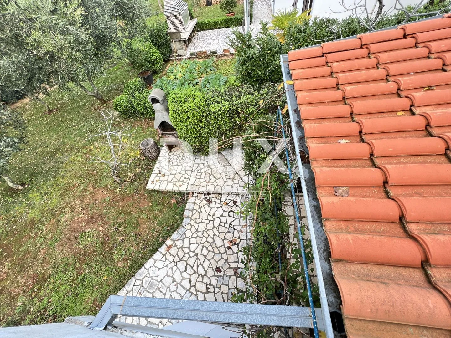otok krk, njivice - samostojeća kuća sa velikom okućnicom - slika 12