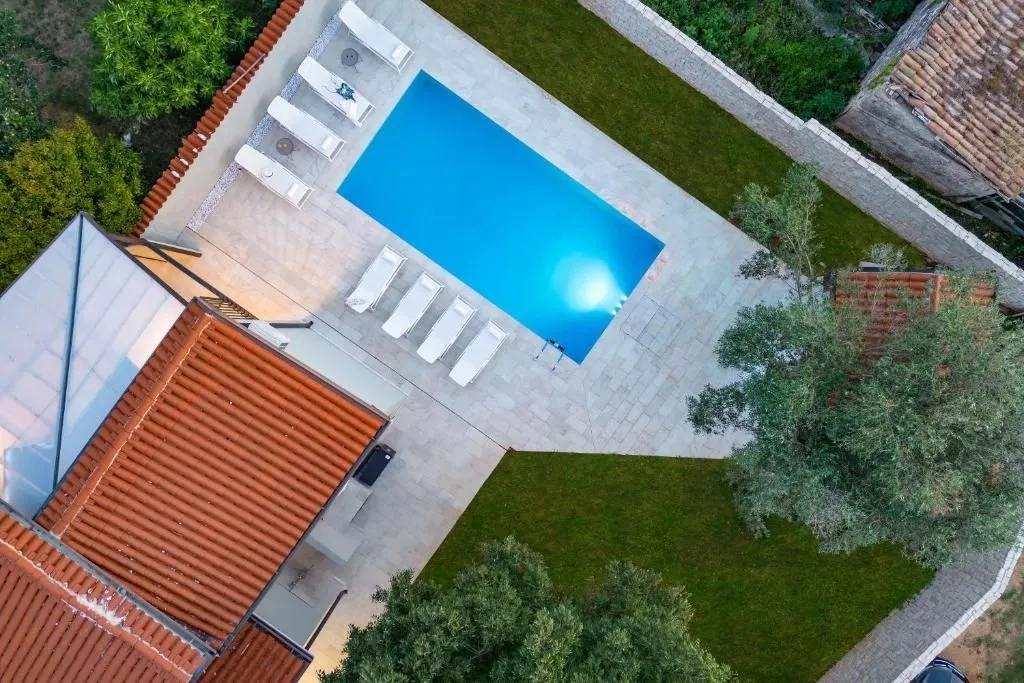 istra, brtonigla - luksuzna kuća s bazenom - slika 11
