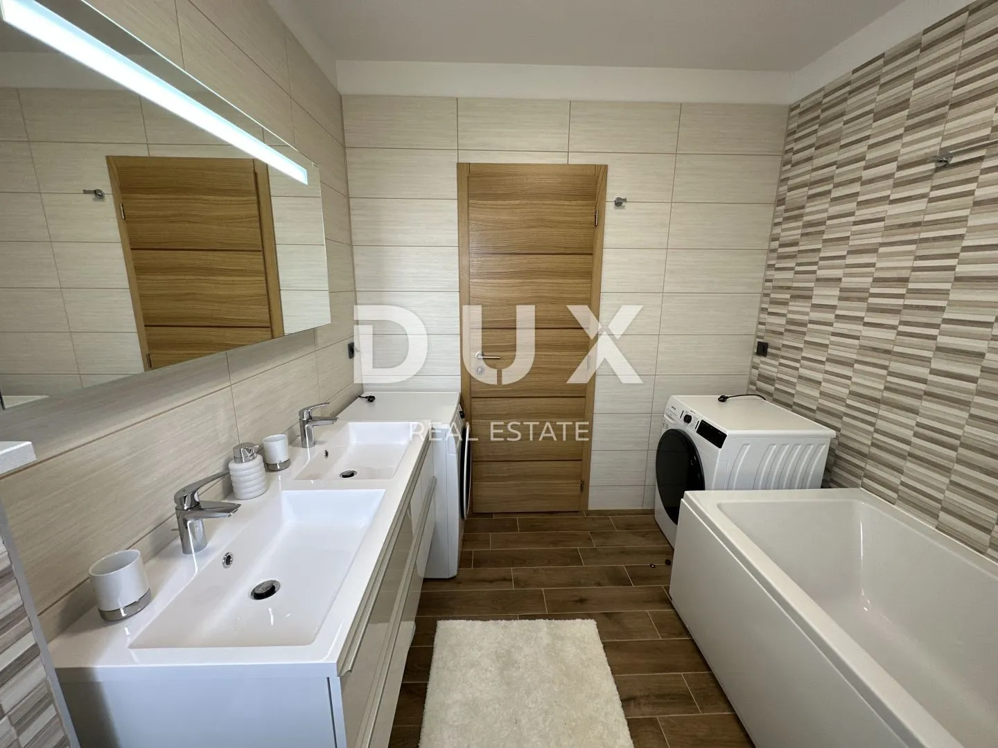 istra, barban - luksuzna vila s pomoćnim objektom - slika 25