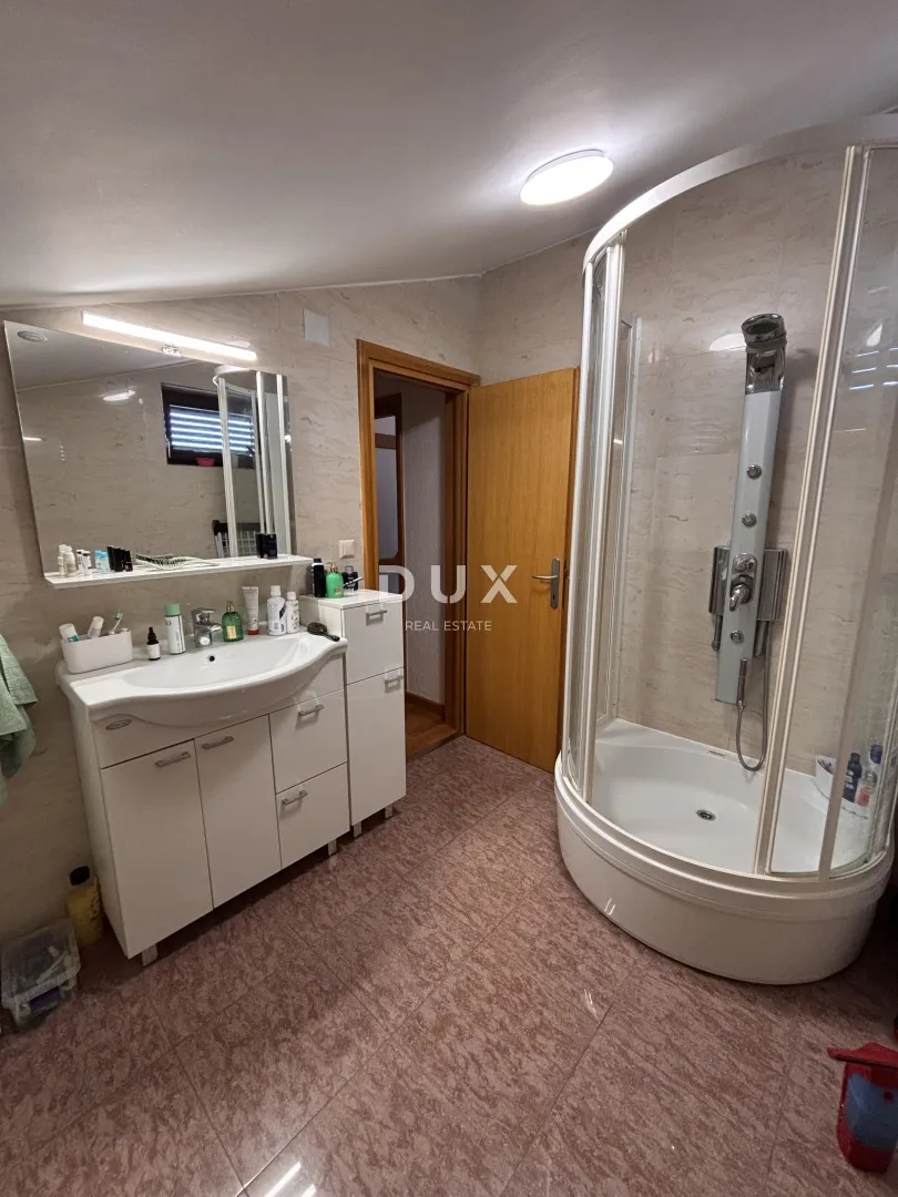 šibenik, crnica – dvoetažni stan sa pogledom i garažom, 250 m² - slika 9