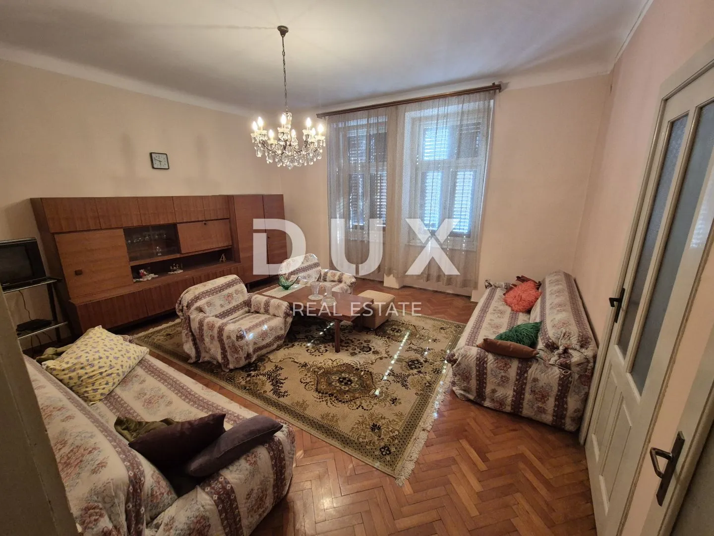istra, pula- stan + garaža na top lokaciji! - slika 2