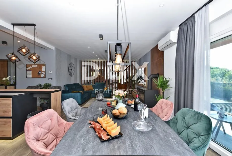 ISTRA, PULA - Luksuzni stan u blizini mora sa okućnicom, dizajnerski namješten, wellness, jacuzzi, parking - Pješčana uvala, Medulin