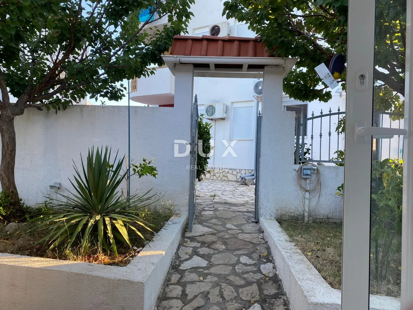 zadar, petrčane – prostran dvoetažni stan 120m² s vrtom! - slika 12
