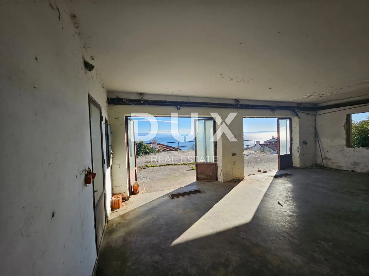 opatija, centar- samostojeća kuća 250m2 s panoramskim pogledom na more + okoliš 740m2 - slika 13