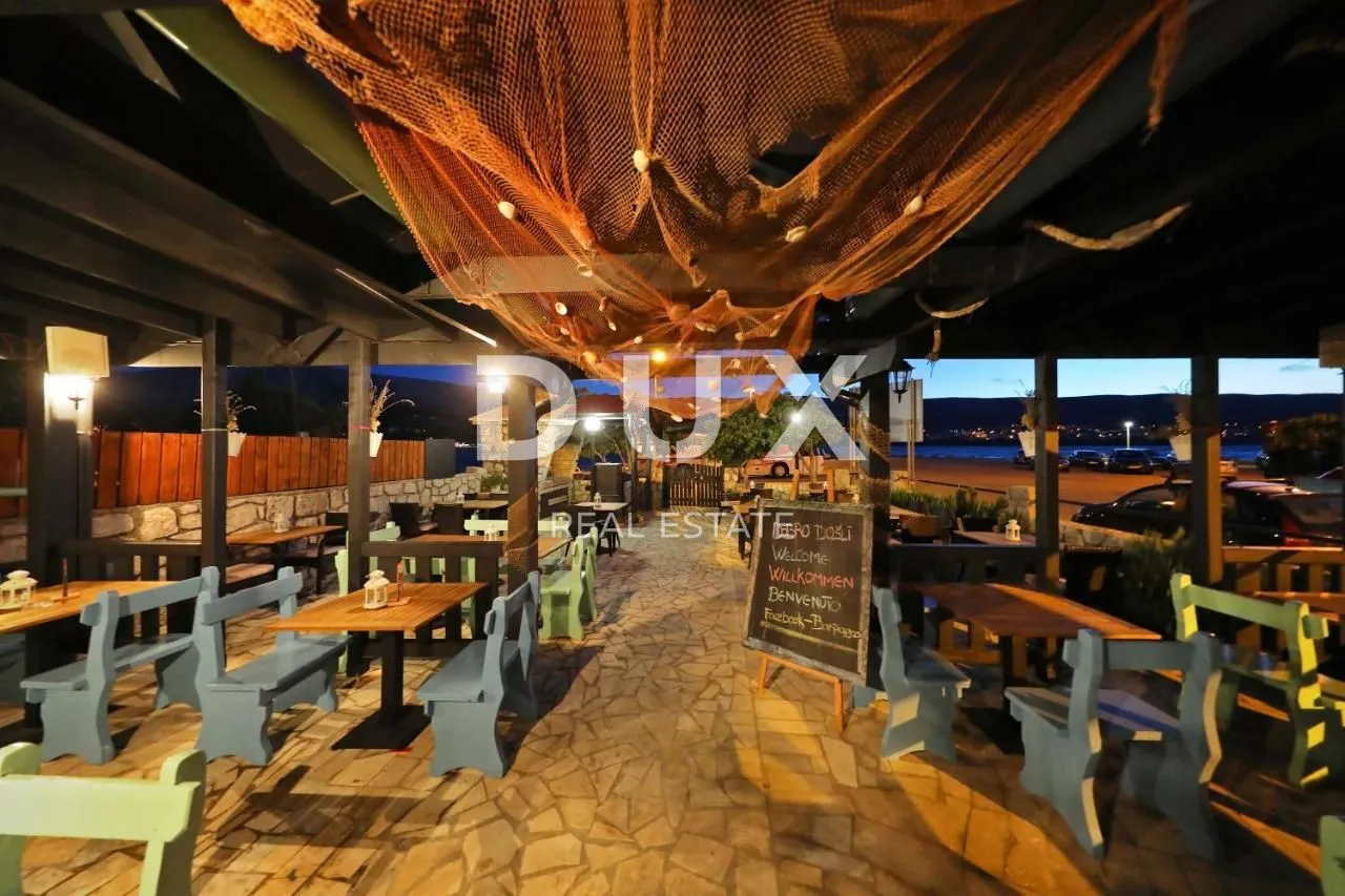 otok pag, pag - apartmanska kuća s restoranom u centru do mora - slika 7