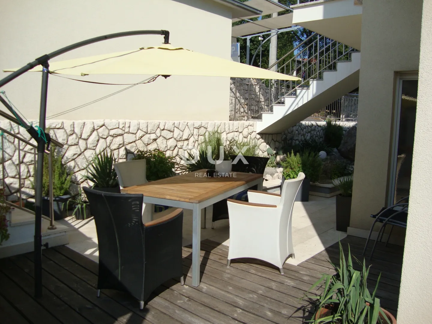 novi vinodolski – elegantna kuća 191 m2, 40 m udaljena od mora - slika 32