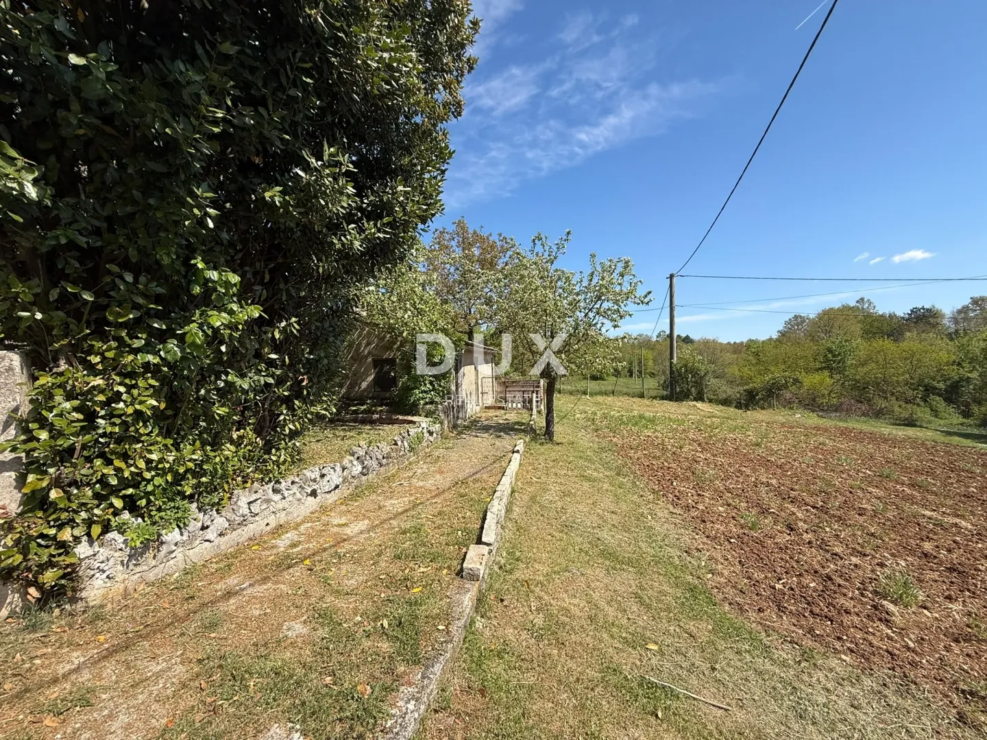 istra,gračišće - kuća s građevinskim zemljištem - slika 2