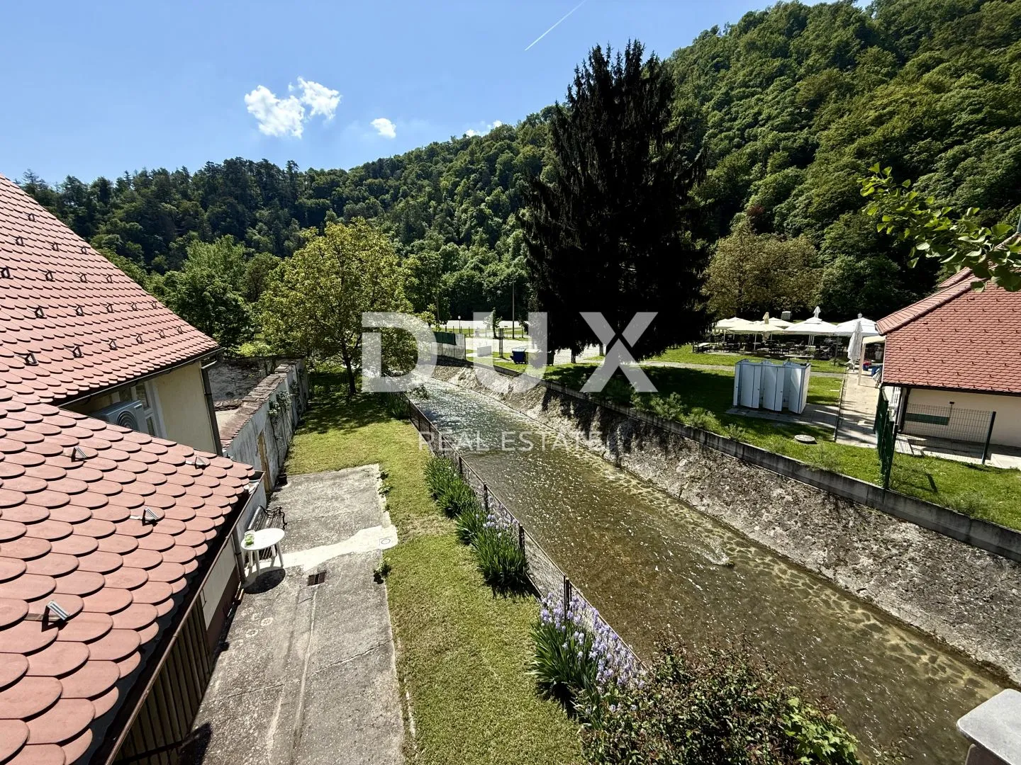 samobor, centar - prekrasna kuća s velikom okućnicom - slika 31