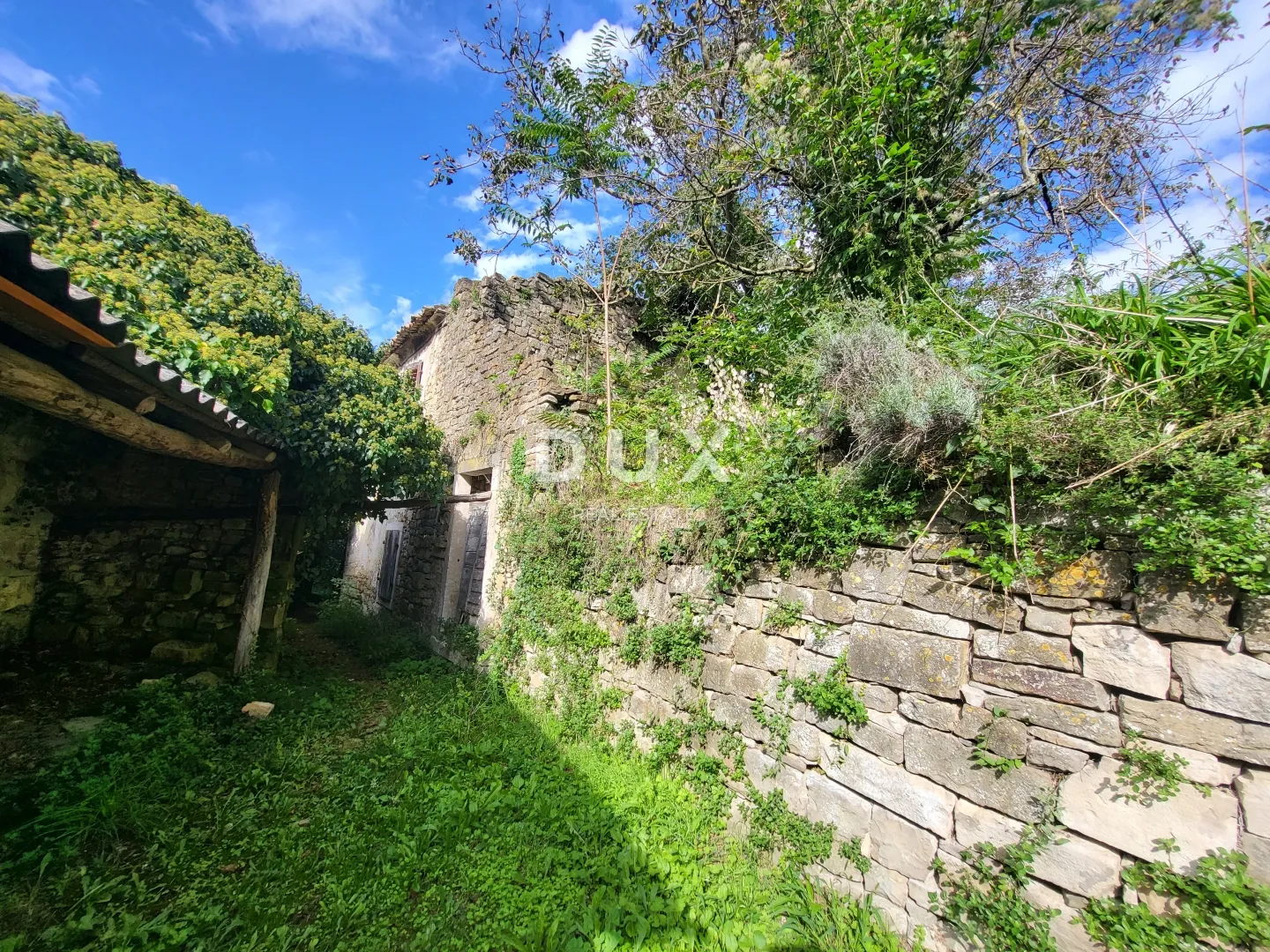 istra, grožnjan - kameni objekti za rekonstrukciju - slika 4