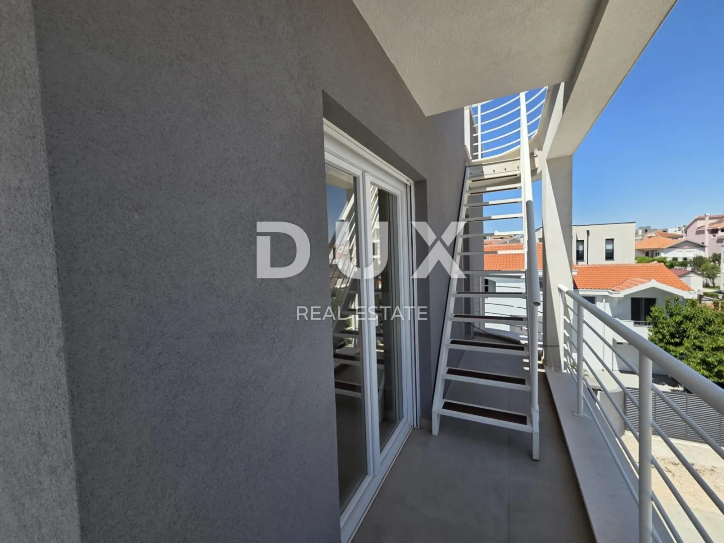zadar, plovanija - predivan penthouse u novogradnji - slika 11