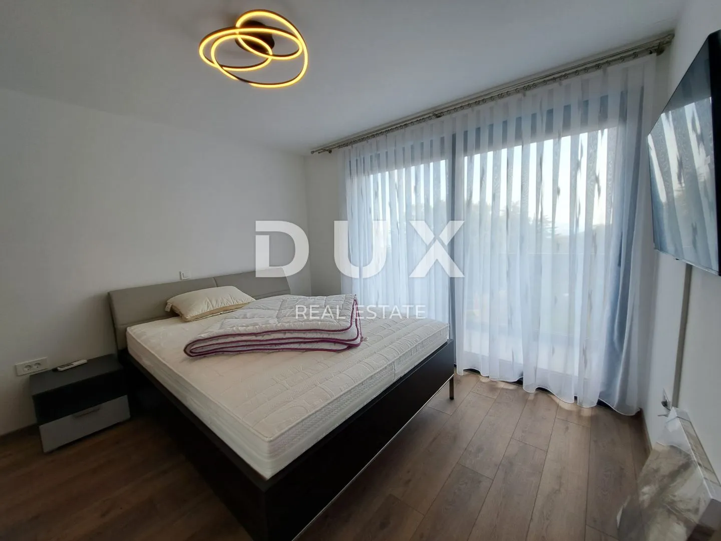opatija, lovran - luksuzna vila s dva stana, dva bazena i pogledom na more - slika 22